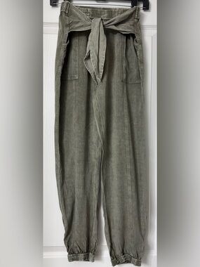 Vestique Olive Tie-Front Cropped Utility Pants